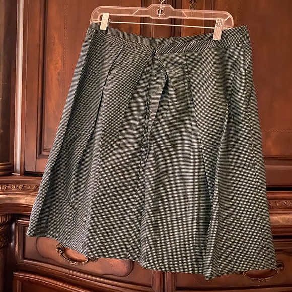 Green and black polka dot knee length A line skirt - Picture 3 of 5